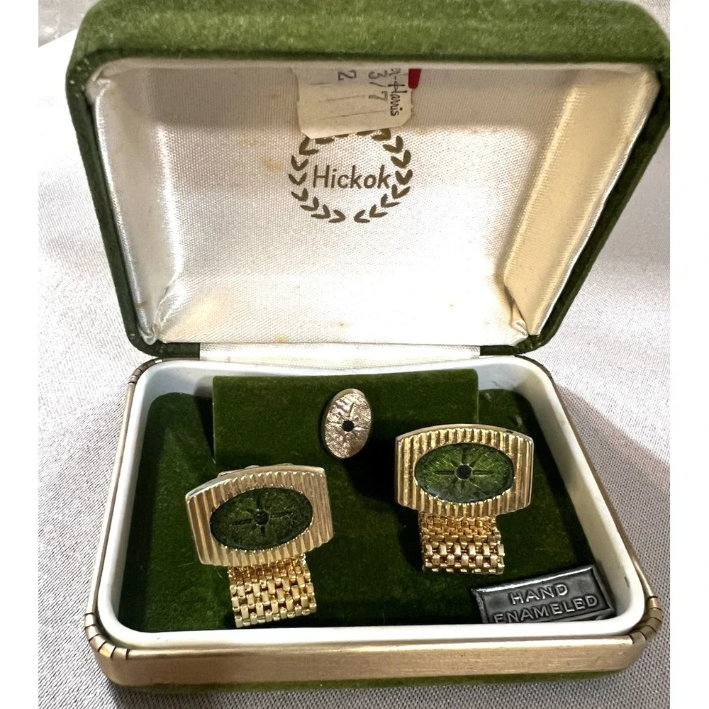VTG CUFFLINK SET GREEN‎ STONE HICKOK GOLD TONE CHAIN WRAP AND TIE TAC (2532)